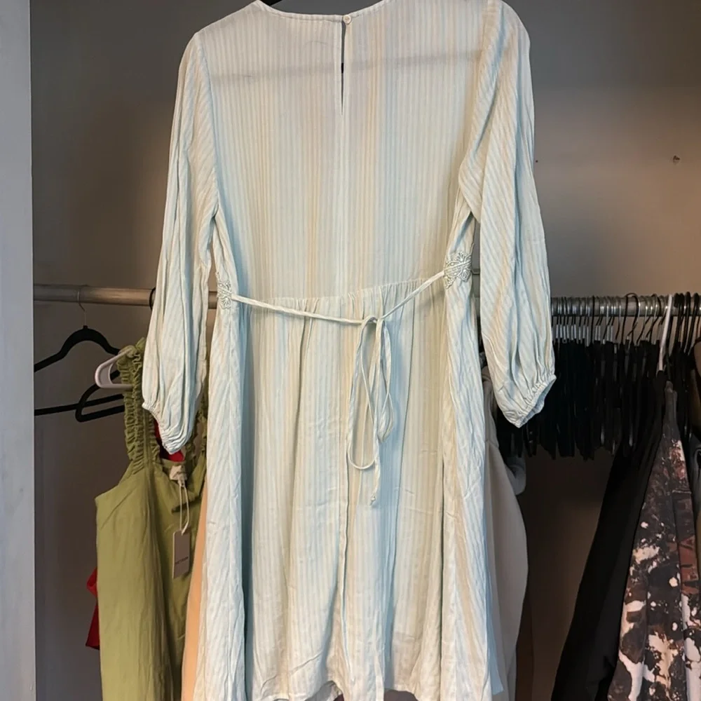 Hem & Thread - Picture 4 of 4